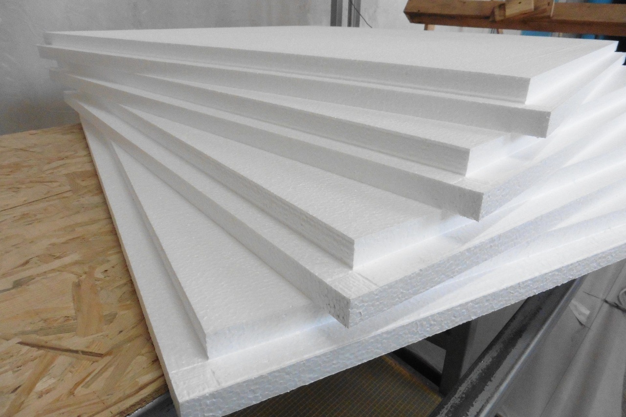 чем клеить пенопласт